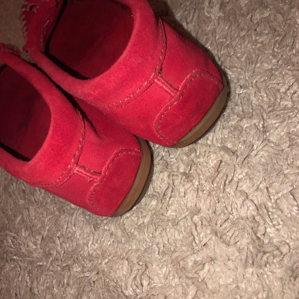 RED MINNETONKA LOAFERS - Picture 4 of 5